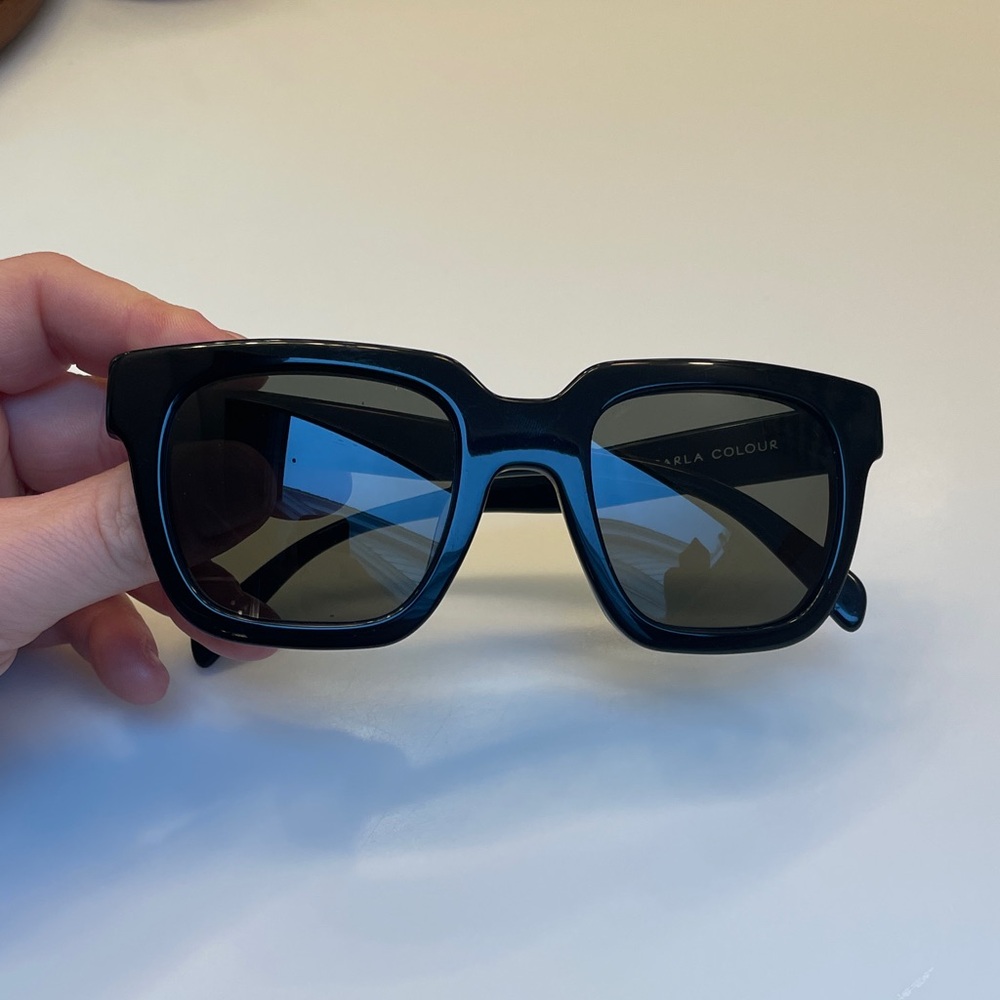 Carla Colour - Jarvus - Black Sunglasses